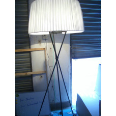 Santa Cole Tripode G5 Floor Lamp By Equipo Santa And Cole